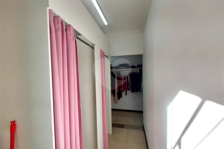 Casa residencial com ponto comercial a venda no Centro