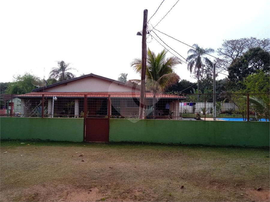 Chácara Balneário do 29 com piscina.