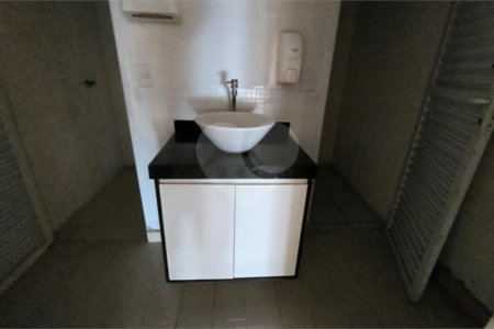 Salão 110m² comercial na Lucas Nogueira Garcez - Atibaia- SP