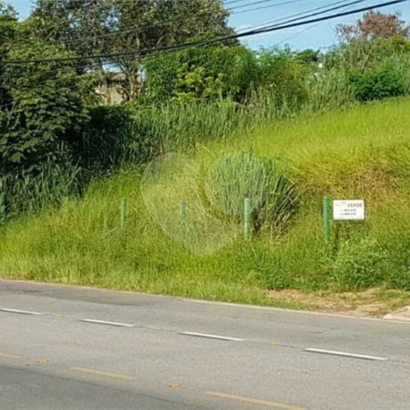 Terreno a venda em Vinhedo - SP - Residencial ou Comercial