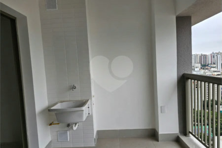 Casa Ibirapuera Apartments da Cyrela, a poucos minutos do Parque Ibirapuera, na Vila Clementino, com fácil acesso a Av. 23 de Maio e ao Shopping Santa Cruz. Apartamento de 2 dorms,, 1 suíte, 1 vaga de garagem.. Um condomínio com área de lazer tipo clube.