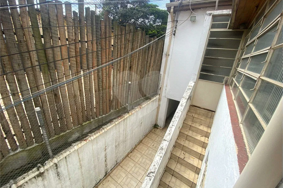 Terreno 10 X 30m,ideal para construtor, com casa principal, mais 3 casas no mesmo terreno e gerando renda, em Perdizes - São Paulo