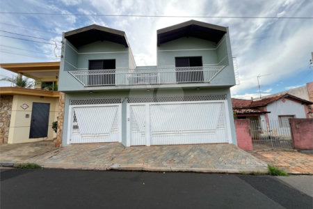 Casa a venda com 5 quartos em São Carlos