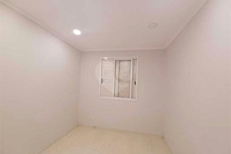 Apartamento no Edifício Torres di Itália.