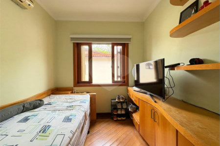 Casa a Venda no Condomínio Vista Alegre - Sede em Vinhedo/SP