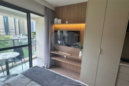 Studio mobiliado de 26m para locação em Moema