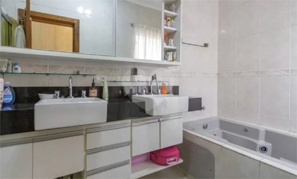 Sobrado à Venda e Locação no Campo Belo | 700 m² de Área Construída | 7 Dormitórios | 3 Suítes | 5 Vagas