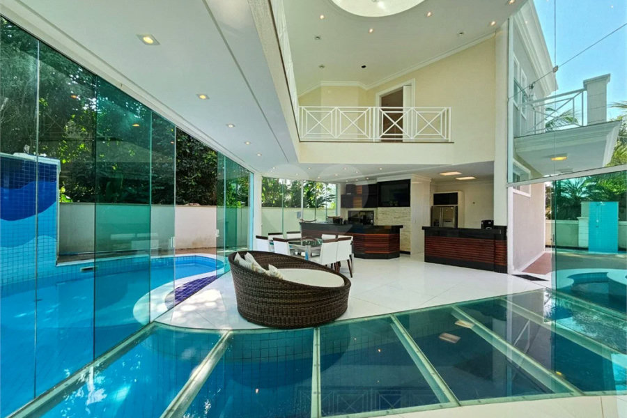 Casa à venda com 5 quartos, sendo 4 suítes,  em Riviera de São Lourenço, Bertioga, SP