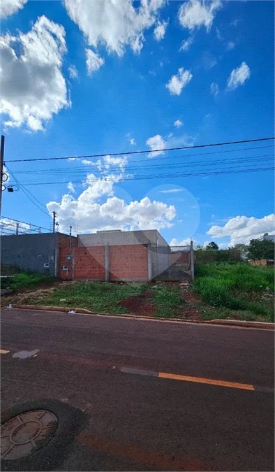 Casa à venda com 3 quartos, sendo 2 suítes, em Jardim Nova Ponta Porã, Ponta Porã - MS