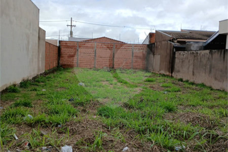 Terreno á venda no Jardim Embaré