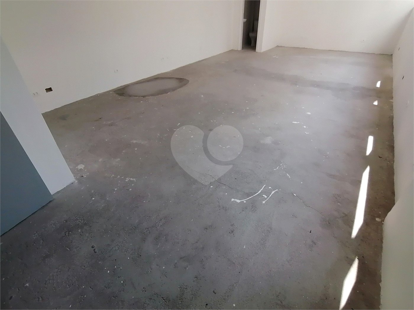 SALA COMERCIAL, ESPAÇO LIVRE DE 59m2, NA ÁREA NOBRE DA BELA VISTA.