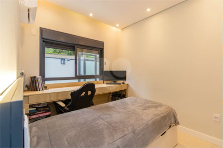 Apartamento 3 suítes 4 vagas 318m² a venda na Vila Sofia - São Paulo