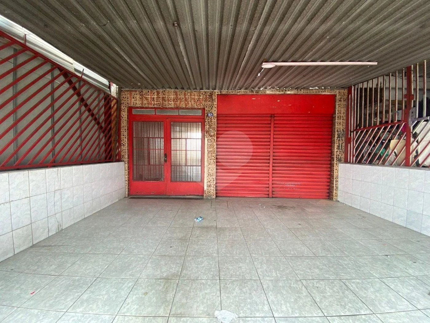 Casa comercial com 420m² , 3 banheiros , 5 vagas de garagem , à venda em São Mateus.