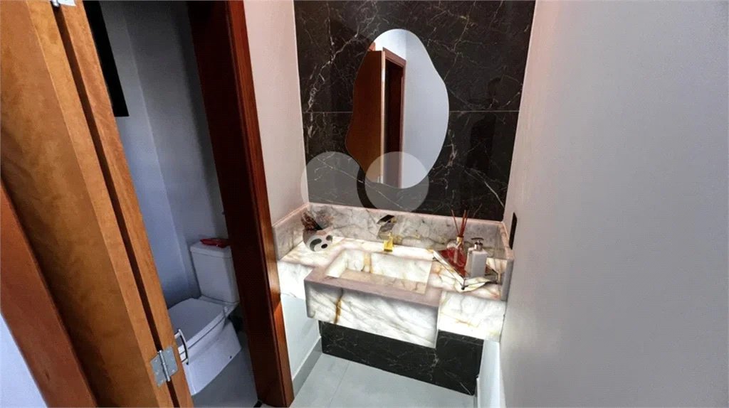 Casa térrea com 3 amplas suítes, á venda no Condomínio Morada do Engenho em Piracicaba/SP.