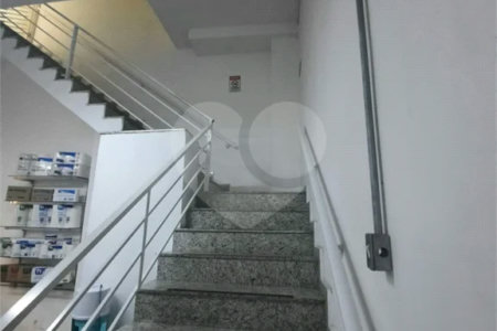 Galpão com 500m² , 2 vagas , 2 banheiros , à venda no Parque das Nações em Santo André