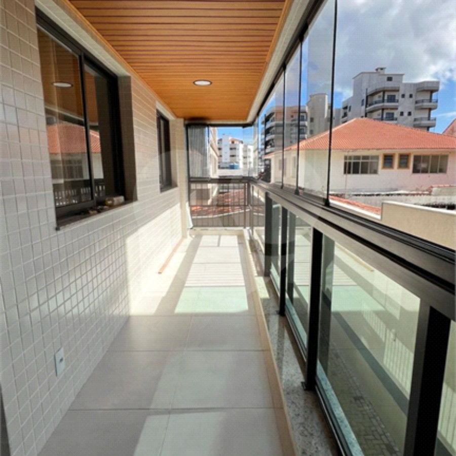 Apartamento de 3 Quartos à Venda! a poucos metros da Praia do Forte!