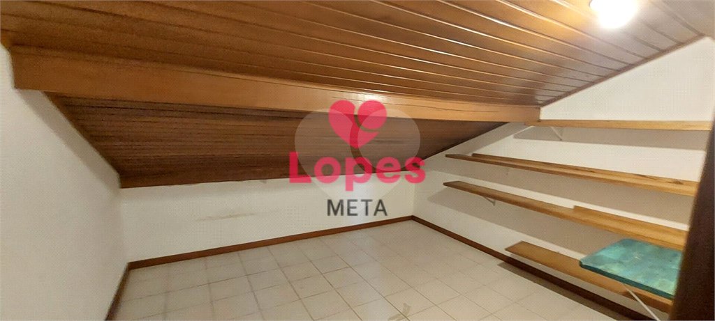 CASA A VENDA COM 132M², 3 DORMITORIOS, 2 SUITES, 2 VAGAS - BAIRRO JARDIM DAS INDUSTRIAS - SÃO JOSÉ D