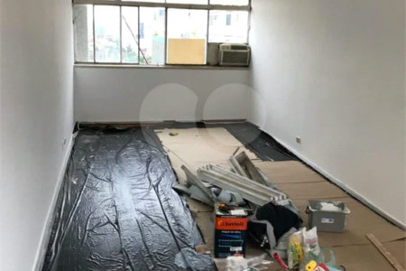 Sala comercial com 46 m², à venda em Pinheiros
