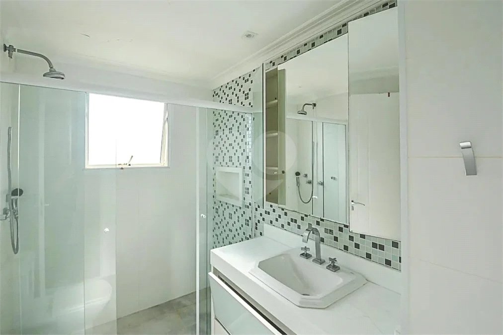 Cobertura de 260 m² em São Bernardo do Campo, com 4 dormitórios, 3 suítes, piscina privativa, espaço gourmet e vista livre. Viva esse privilégio! Agende sua visita e encante-se!