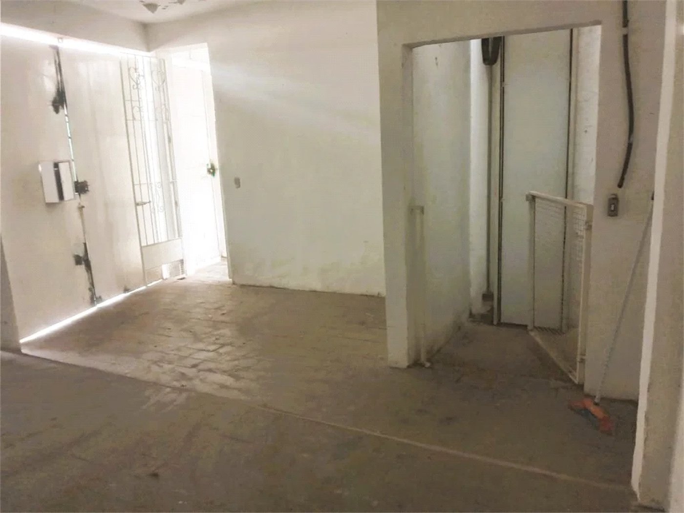 Casa à venda ou para alugar com 7 quartos, sendo 2 suítes,  em Jardim Peri Peri, São Paulo, SP