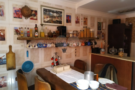 Casa com 4 dormitórios 180 m² na Consolação
