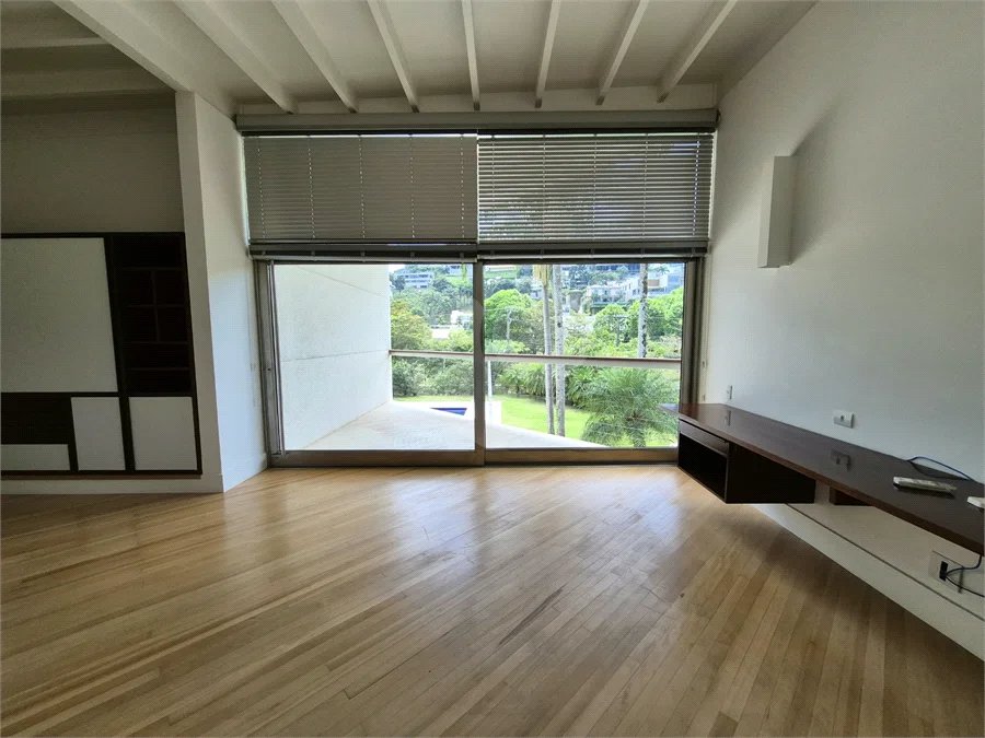 Casa a venda ou locação no Tamboré 1