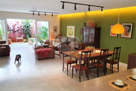 Casa Nova na Saúde c/380m2 de construção - 6 Quartos/4 suítes/4 Vagas na garagem