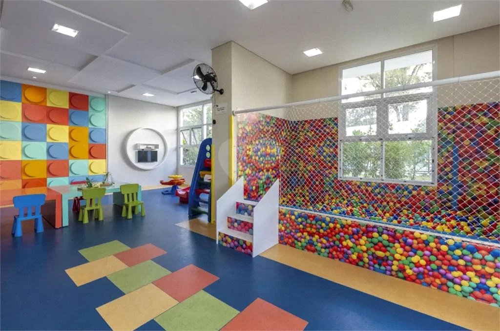 Apartamento à venda com 3 quartos, sendo 1 suíte, em Parque Reboucas, São Paulo, SP
