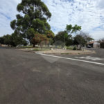 Casa térrea à venda no Douradinho com 2 quartos e edícula com mais dois quartos e 2 banheiros.