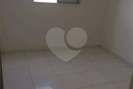 Apartamento à Venda no Parque dos Manacás