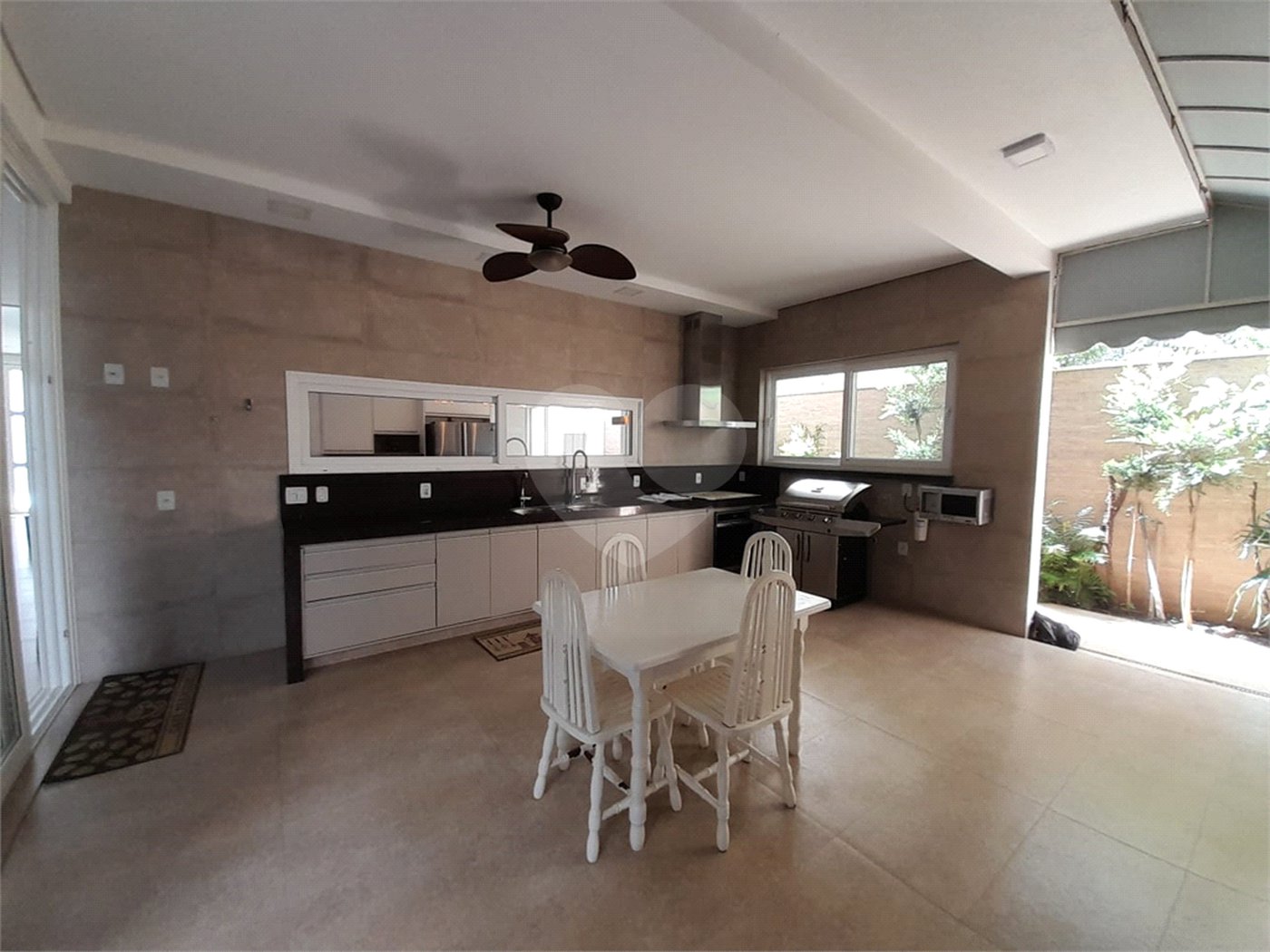 Casa à Venda no Condomínio Damha III – Elegância e Conforto para sua Família