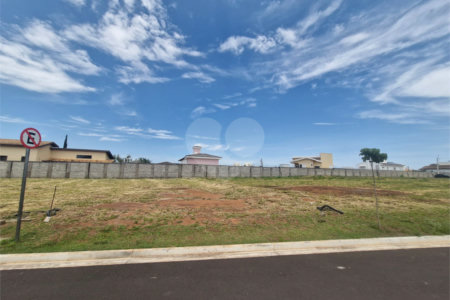 Terreno à Venda no Condomínio Monte das Araucárias