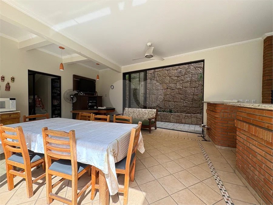 Casa a Venda no Condomínio Vista Alegre - Sede em Vinhedo/SP