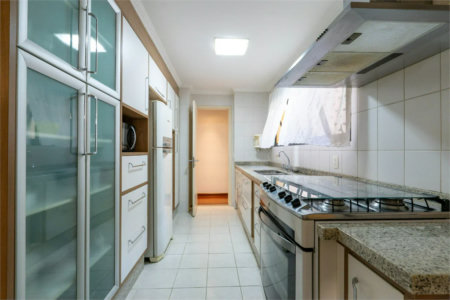 Apartamento tipo para venda com 3 quartos, sendo 3 suítes, 192m² na Vila Suzana