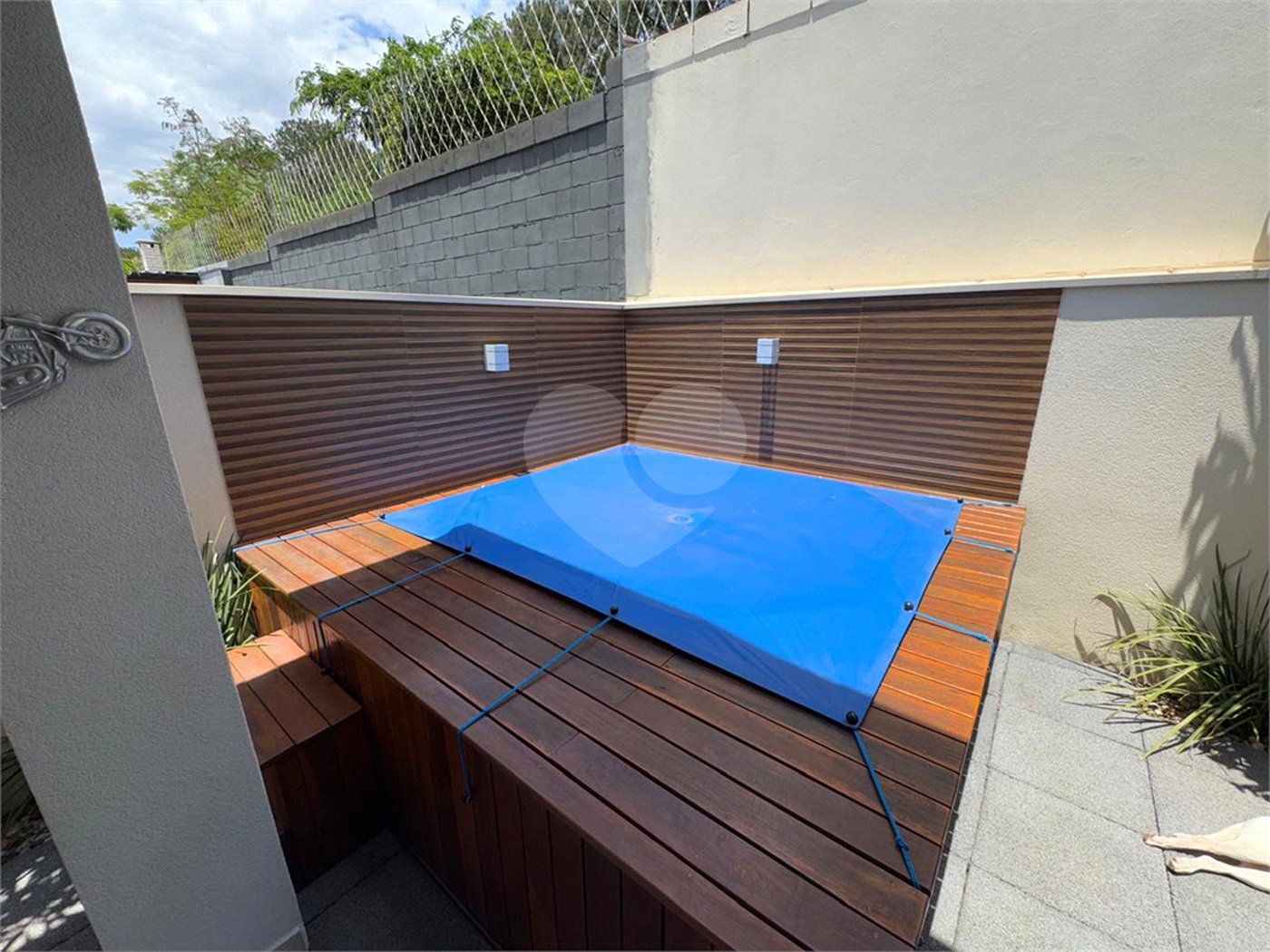 Casa térrea no Condomínio Faixa Azul
