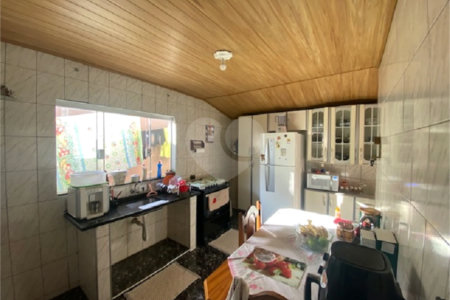 Casa térrea de 3 dormitórios