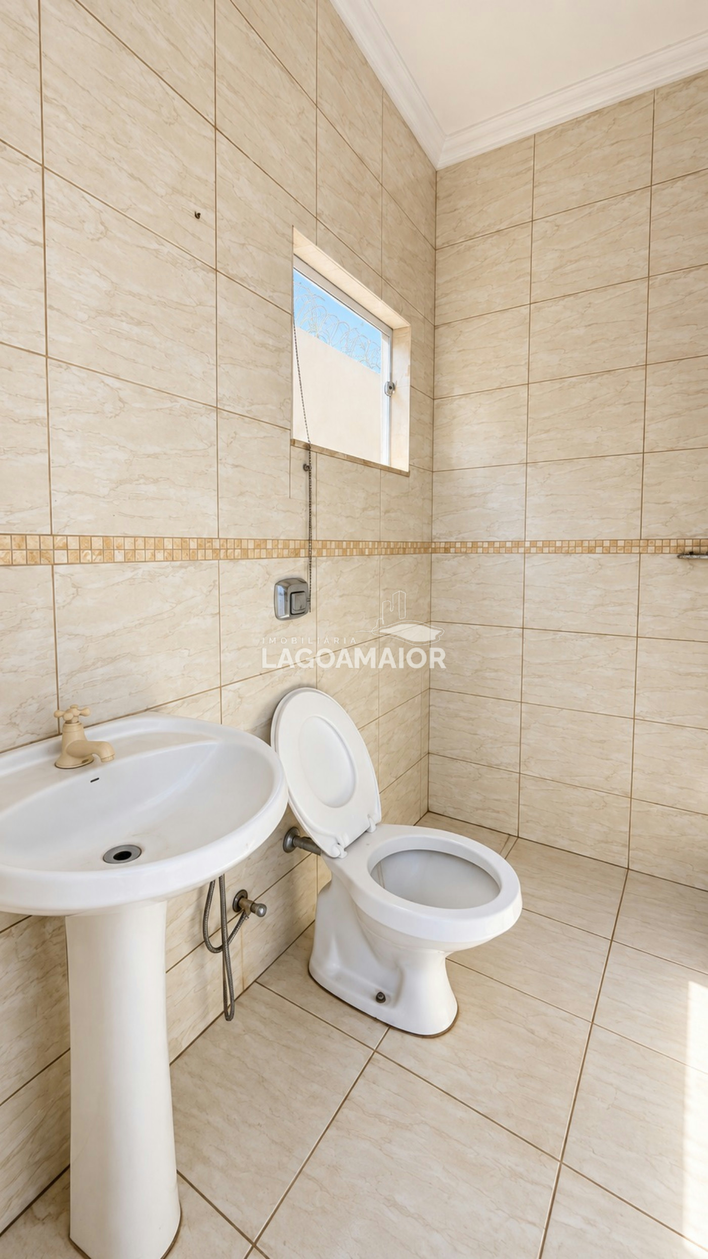 Casa à venda com 3 quartos, sendo 1 suíte, em Jardim dos Ipês, Três Lagoas - MS