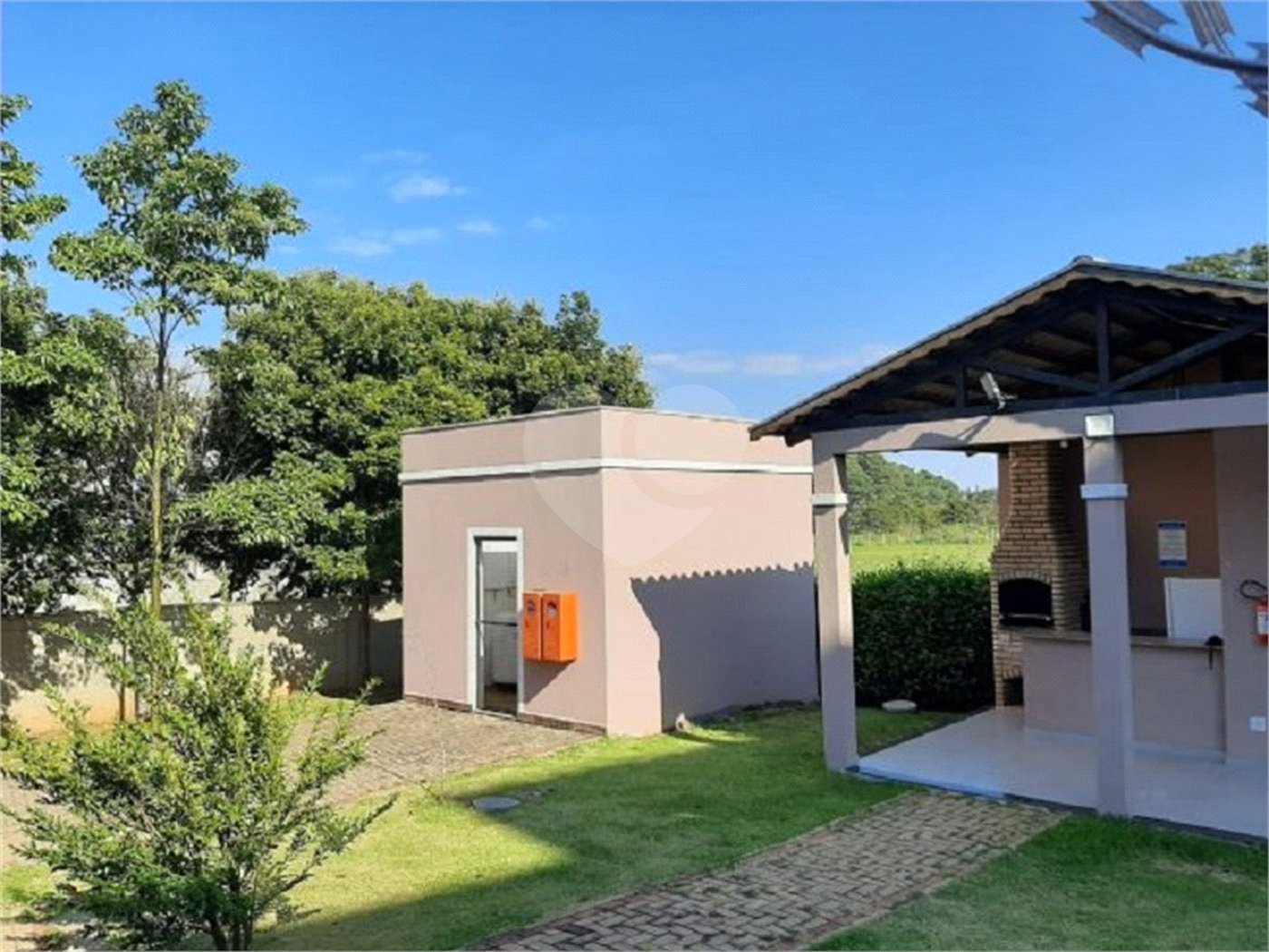 Apartamento no Condomínio Monte Azul.