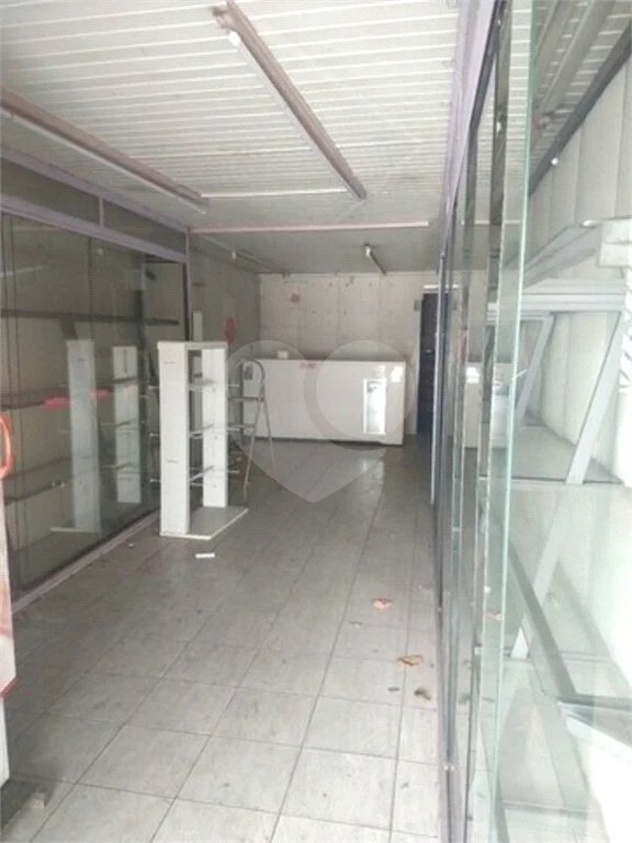 Casa comercial com 420m² , 3 banheiros , 5 vagas de garagem , à venda em São Mateus.