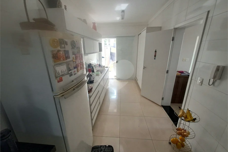 Linda Casa 3 dormitórios com piscina - R$ 950.000,00