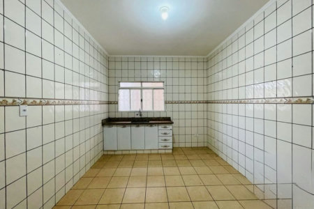Casa para alugar com 3 quartos, sendo 1 suíte, em Colinos, Três Lagoas, MS