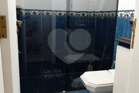 Casa com 324m², 4 dormitórios, sendo 1 suíte, 4 vagas, à venda no Jardim Las Vegas em Santo André.