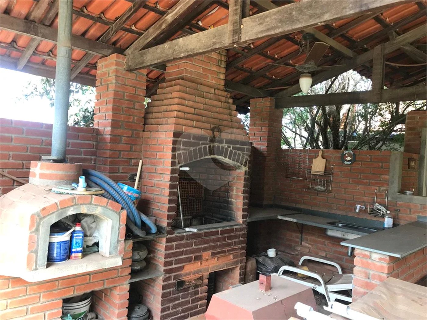 Chácara à venda com 4 quartos, sendo 1 suíte,  em Monterrey, Louveira, SP