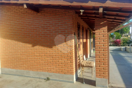 Casa à venda com 3 quartos, sendo 2 suítes,  em Capela, Vinhedo, SP
