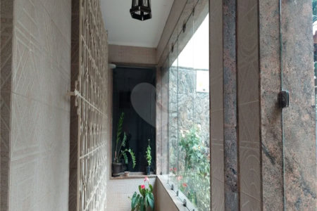 Casa com dois pavimentos na Barra Funda: