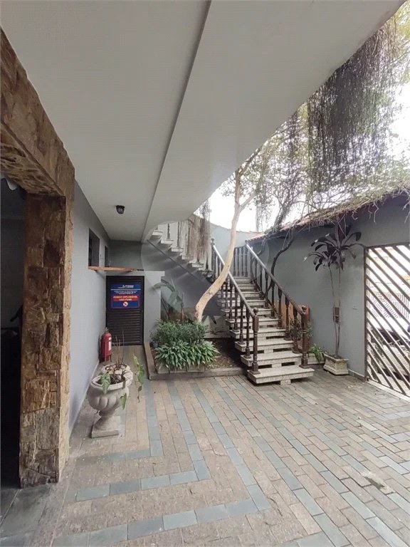 Casa com 300m² , 4 dormitórios , sendo 2 suítes , 5 vagas , à venda no bairro Curuçá , em Santo André.