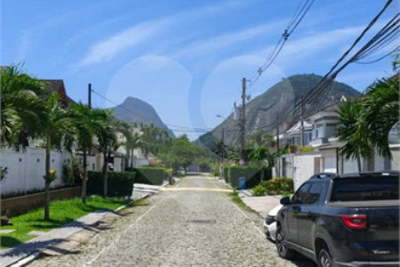 DUPLEX ALTO PADRÃO VARGEM PEQUENA