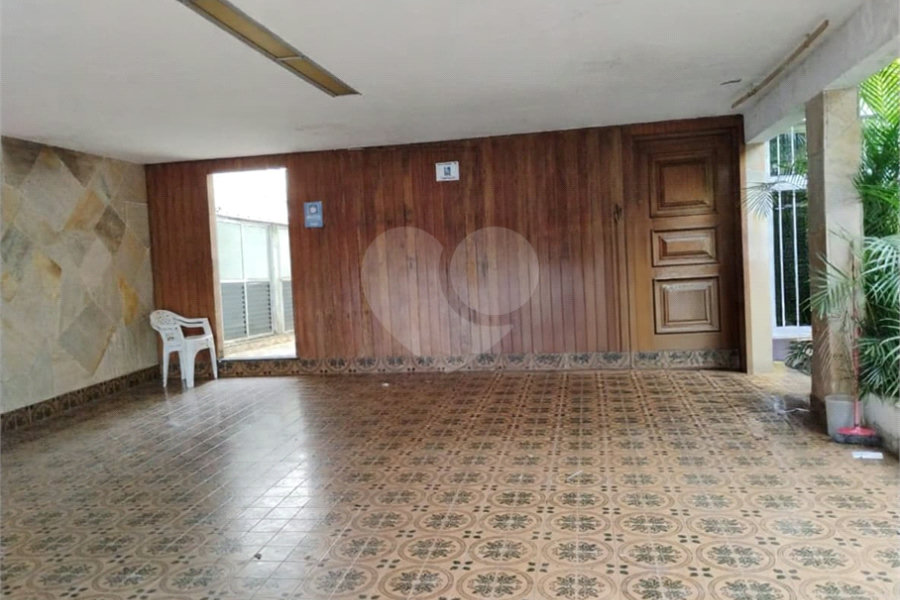 Espaçosa casa à venda na Vila Mascote