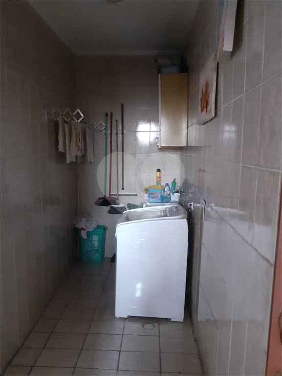 Casa com salão adjacente gerando renda!