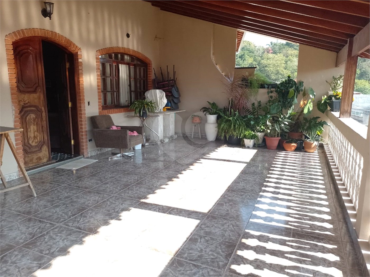 Casa Térrea Assobradada com Varanda Gigante no Jardim Líbano